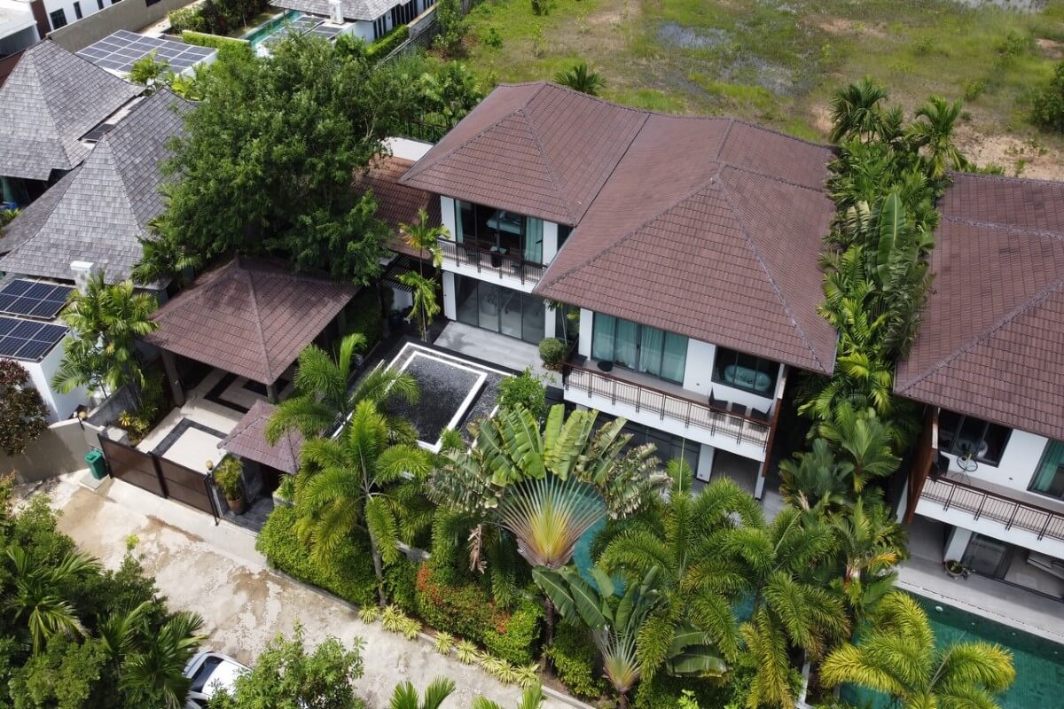 4 Bedroom Lakeview Family Pool Villa for Sale near Boat Avenue & Laguna in Cherng Talay, Phuket