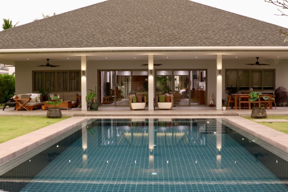 5 Bedroom Single Storey Pool Villa on Large 1,540 Sqm Plot for Sale in Cherng Talay, Phuket