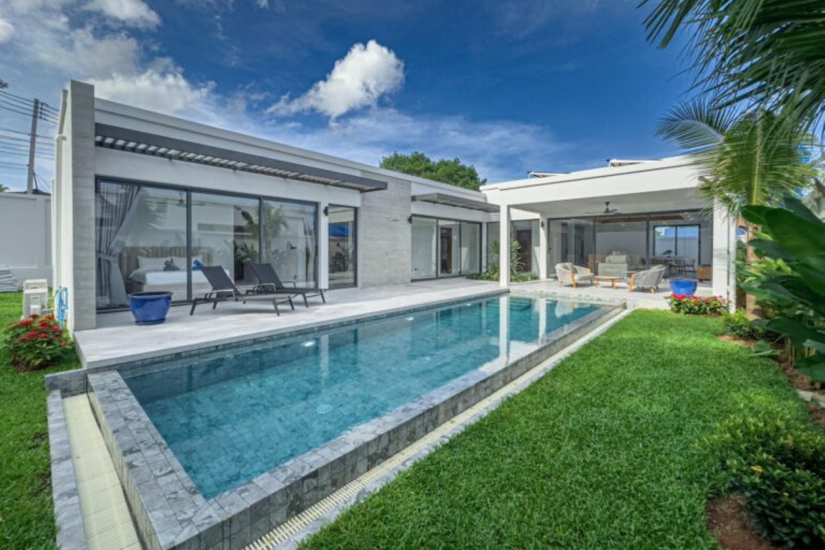 3-4 bedroom pool villas near ISP in Rawai, Phuket exterior shot showing pool access bedroom PSV-RAW-1078