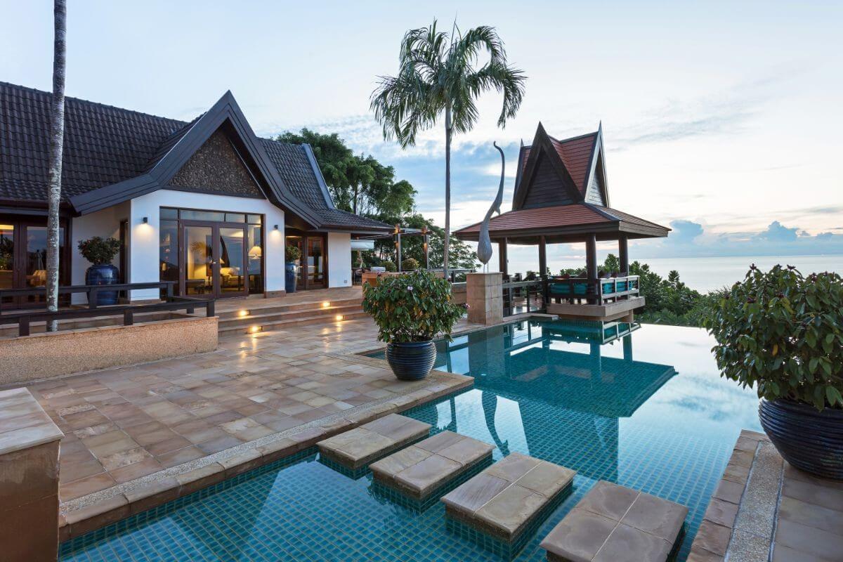 5 Bedroom Oceanfront Pool Villa for Sale 5 Minutes Walk to Kata Noi Beach, Phuket
