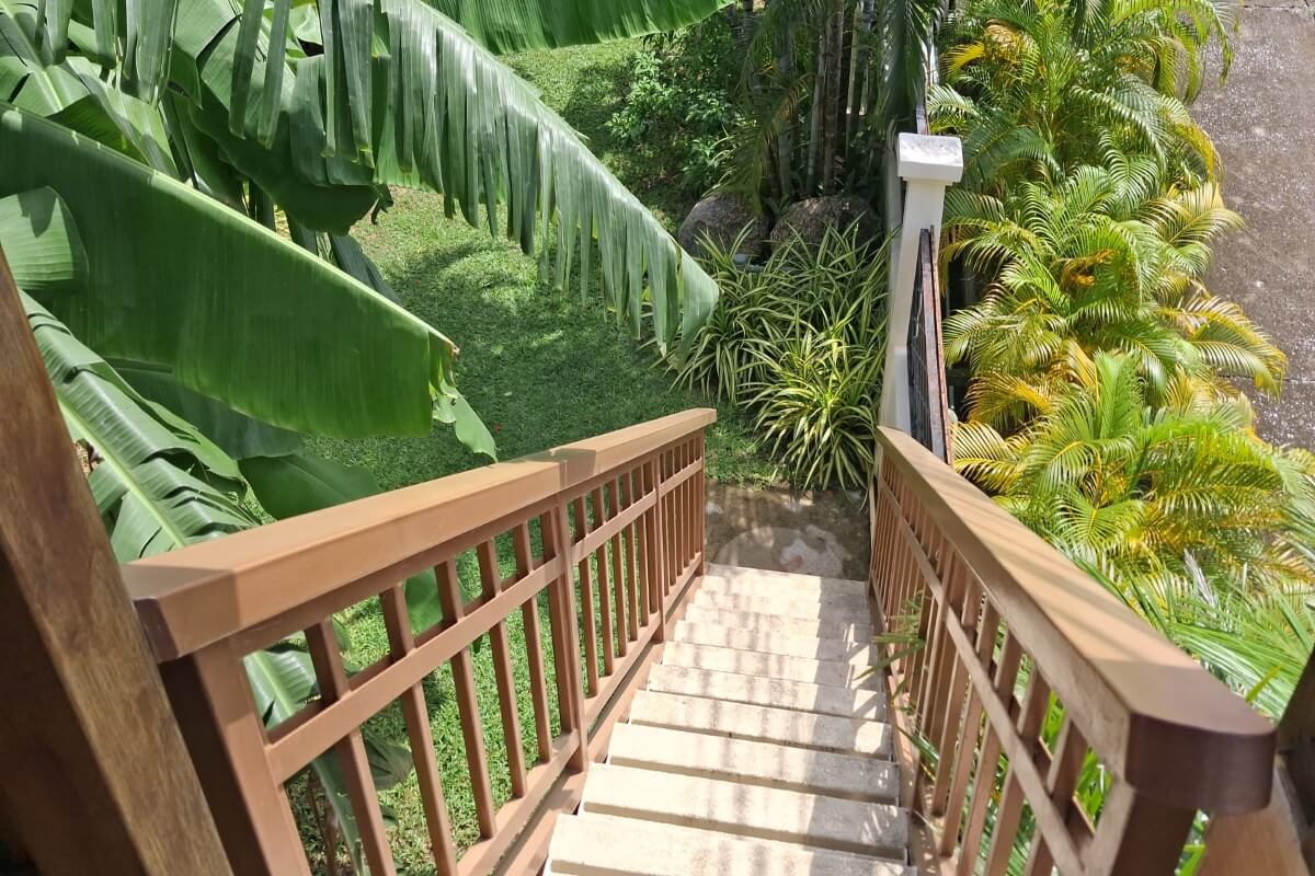 5_bedroom_tropical_pool_villa_with_ self-contained_ treehouse_for_ sale_by_owner_naiharn_ phuket_thai_residential (15).bak