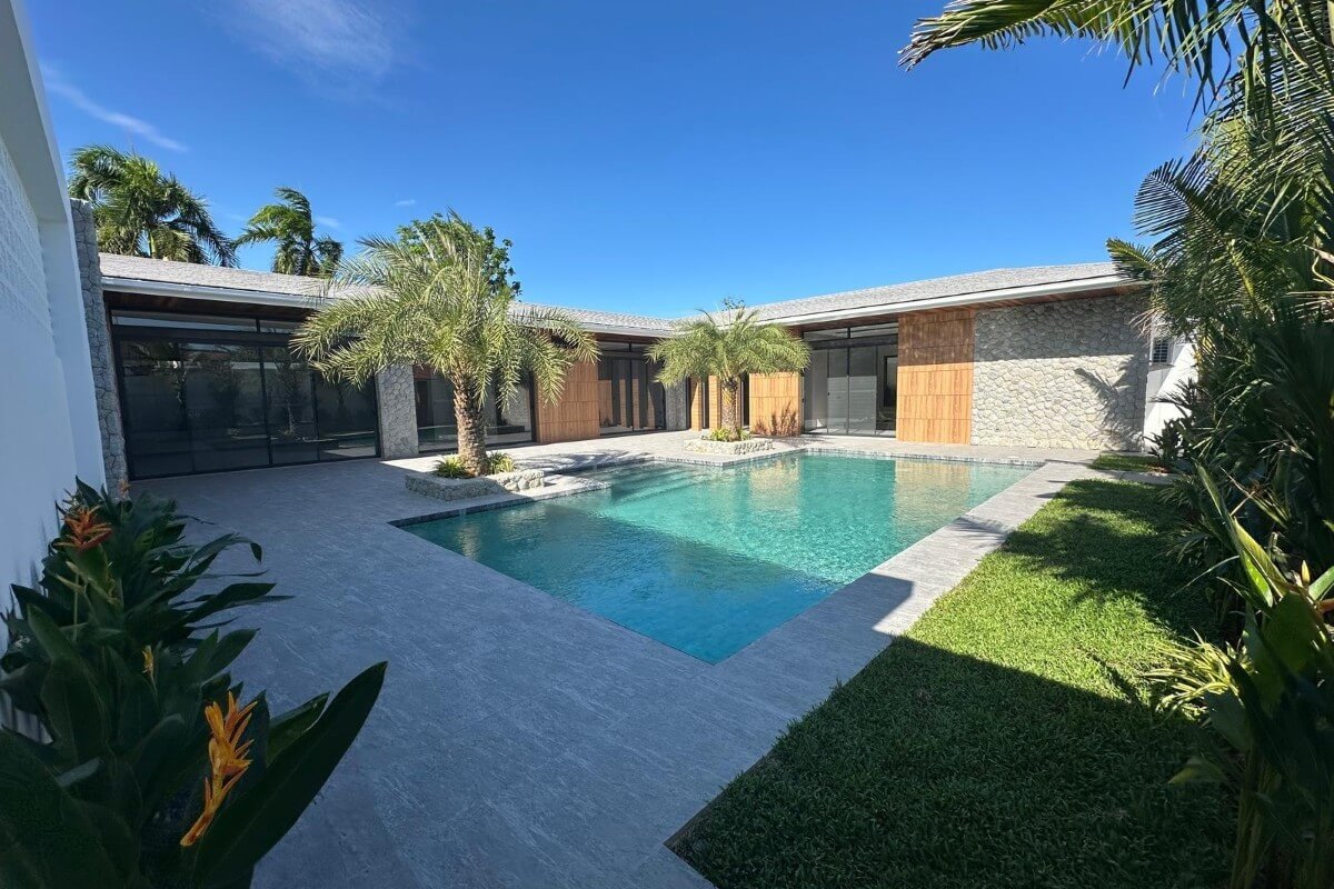4 Bedroom Villa with Large Pool near Saiyuan Road in Rawai, Phuket