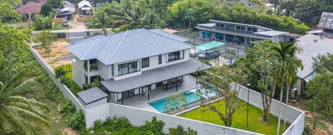 4-bedroom family pool villa for sale on large plot in Pa Klok, Phuket – large garden