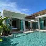 3 bedroom modern-oriental pool villa near Boat Avenue, Phuket - pool access bedroom