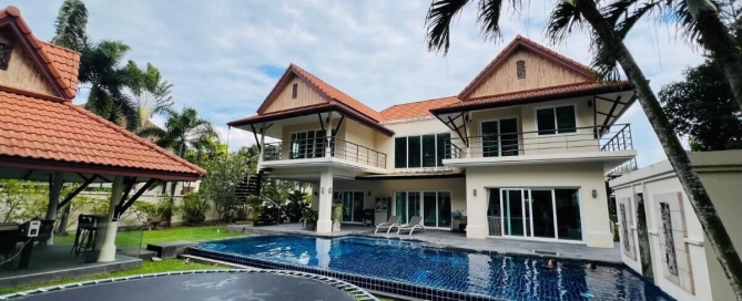 6-bedroom pool villa on large plot near BISP in Koh Kaew, exterior with with trampoline PSV-KOH-1526