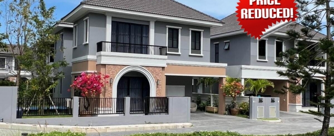 4-bedroom pool villa right next to BISP in Koh Kaew, Phuket exterior view with price reduced sticker PSV-KOH-1541