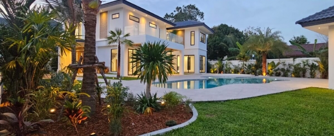 4-bedroom villa with large 60 sqm pool near BCIS in Chalong, Phuket exterior view with pool and garden PSV-CHA-1530